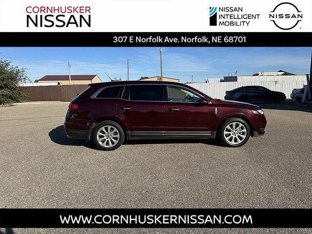 2017 Lincoln MKT null image 0