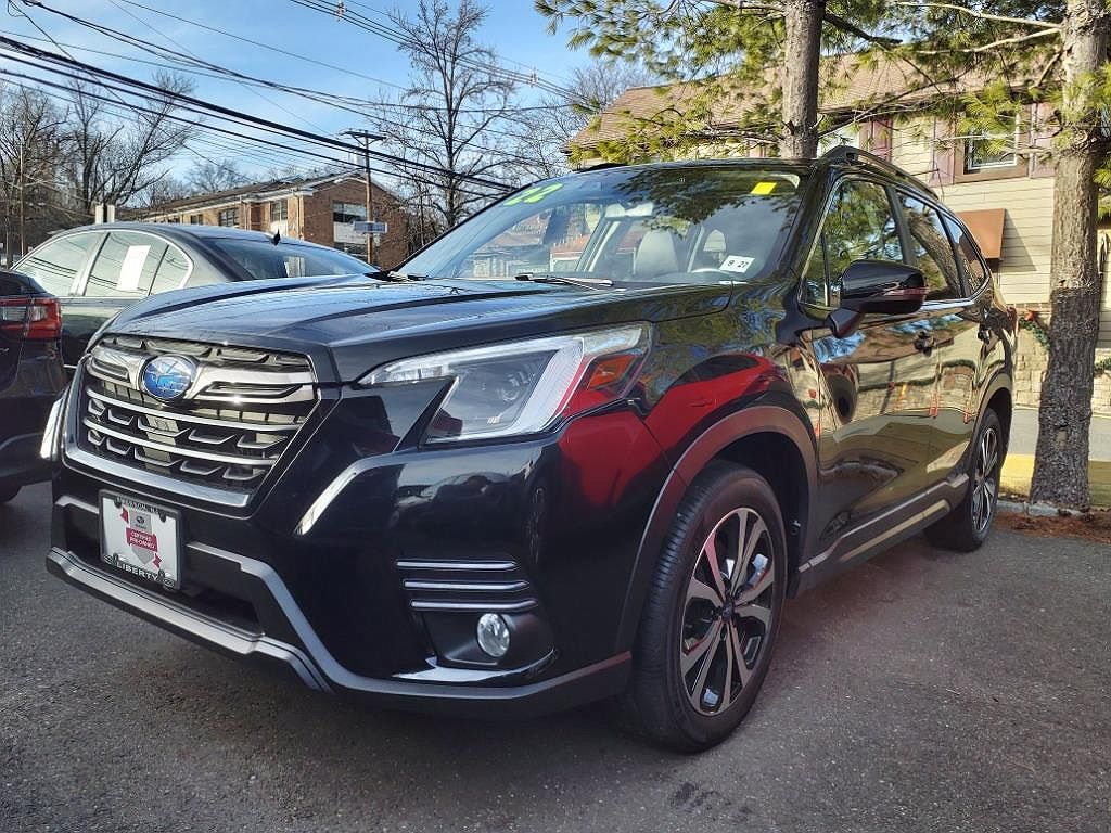 2022 Subaru Forester Limited image 1