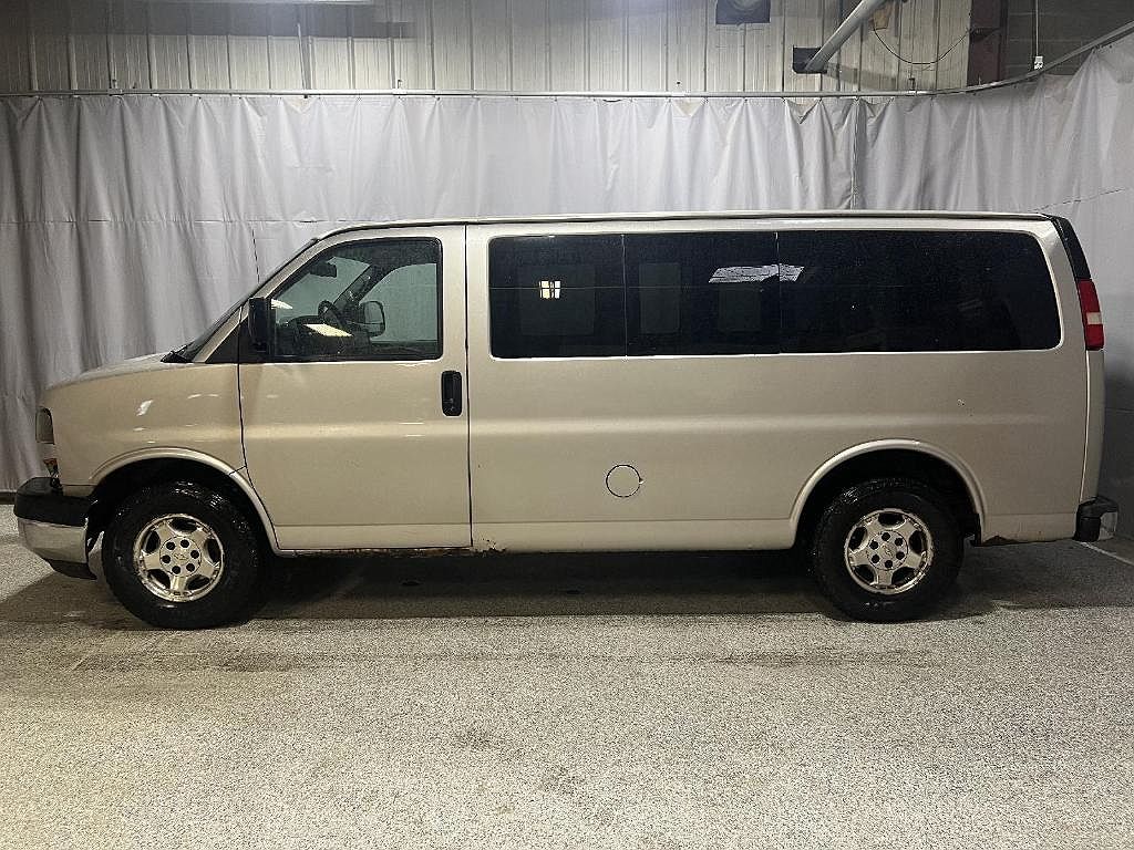 2008 Chevrolet Express 1500 image 0