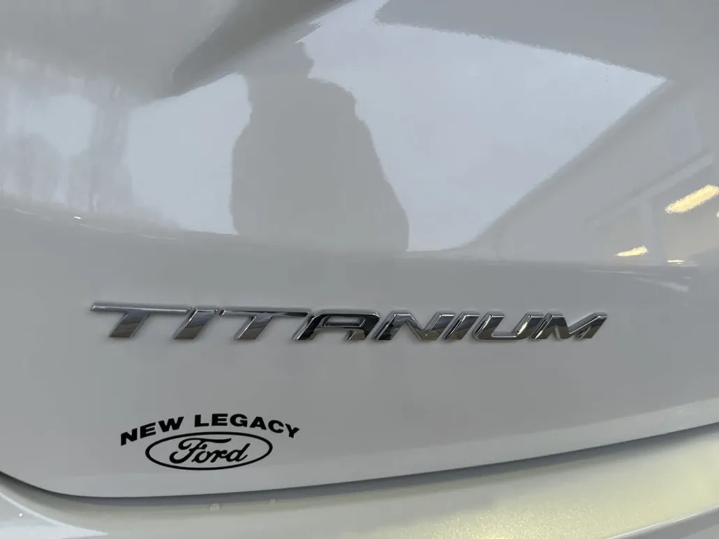 2024 Ford Edge Titanium image 4