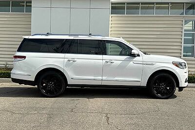 2023 Lincoln Navigator L