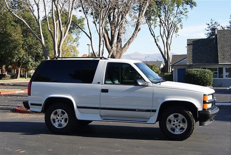 1997 Chevrolet Tahoe LS image 20
