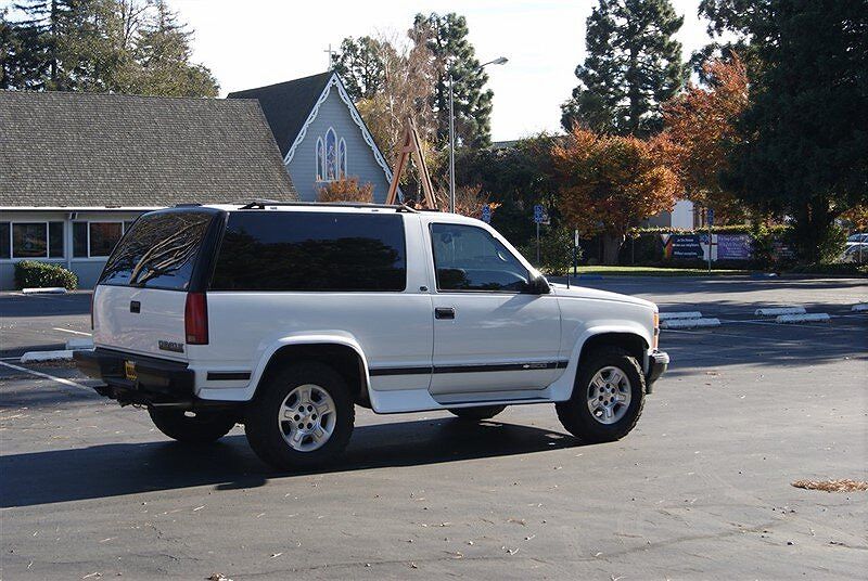 1997 Chevrolet Tahoe LS image 24
