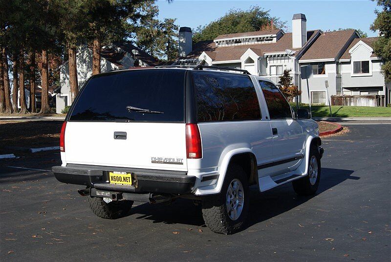 1997 Chevrolet Tahoe LS image 32