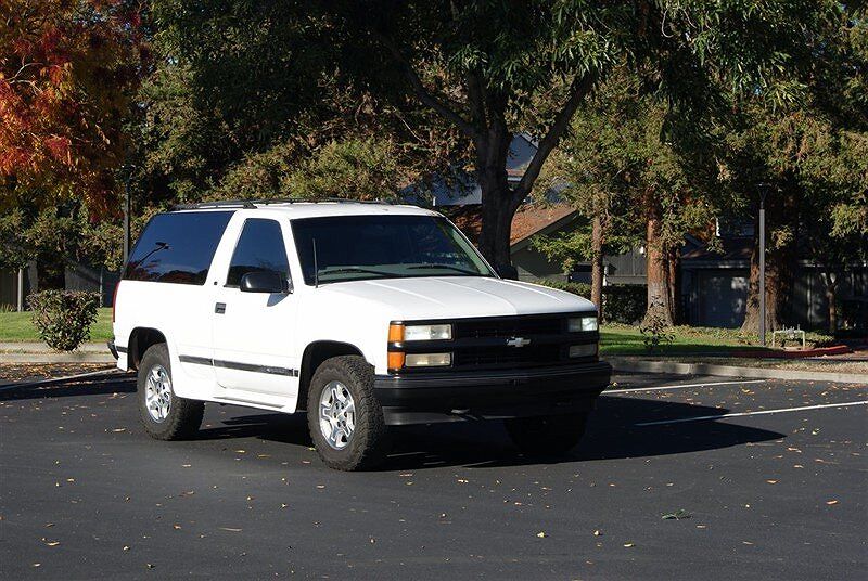 1997 Chevrolet Tahoe LS image 36