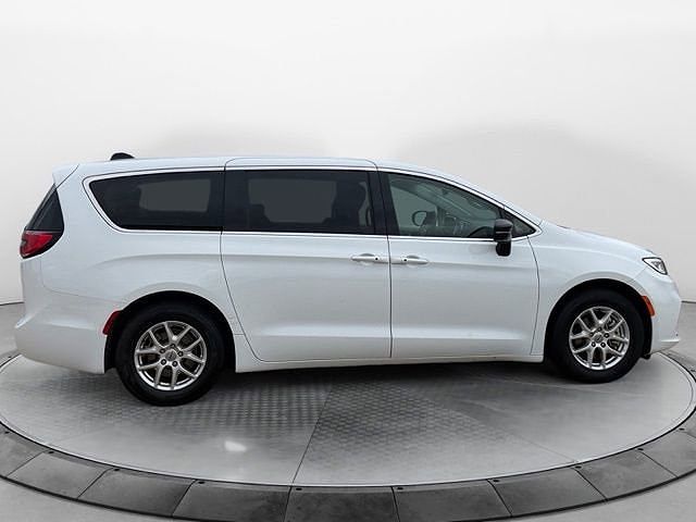 2024 Chrysler Pacifica