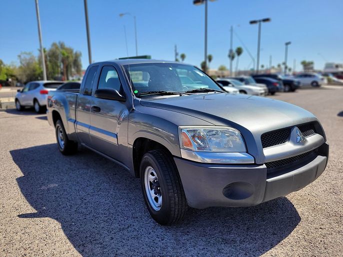 2007 Mitsubishi Raider