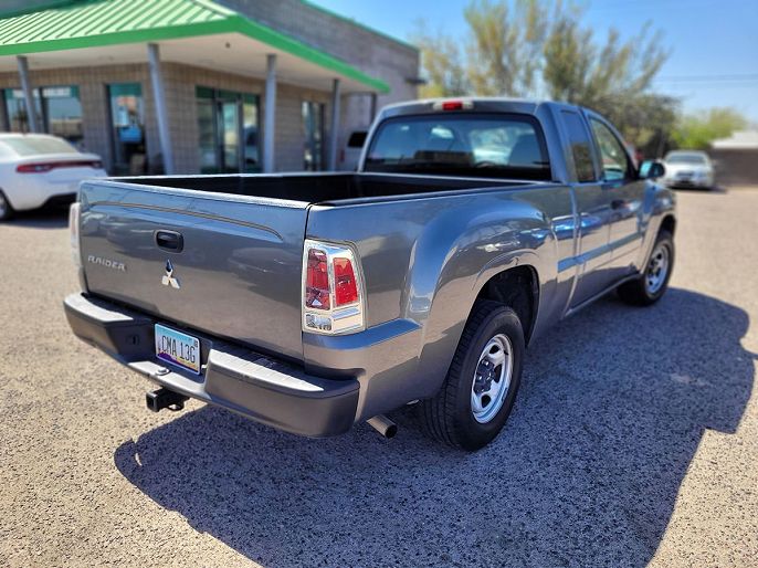 2007 Mitsubishi Raider