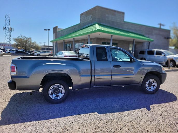 2007 Mitsubishi Raider