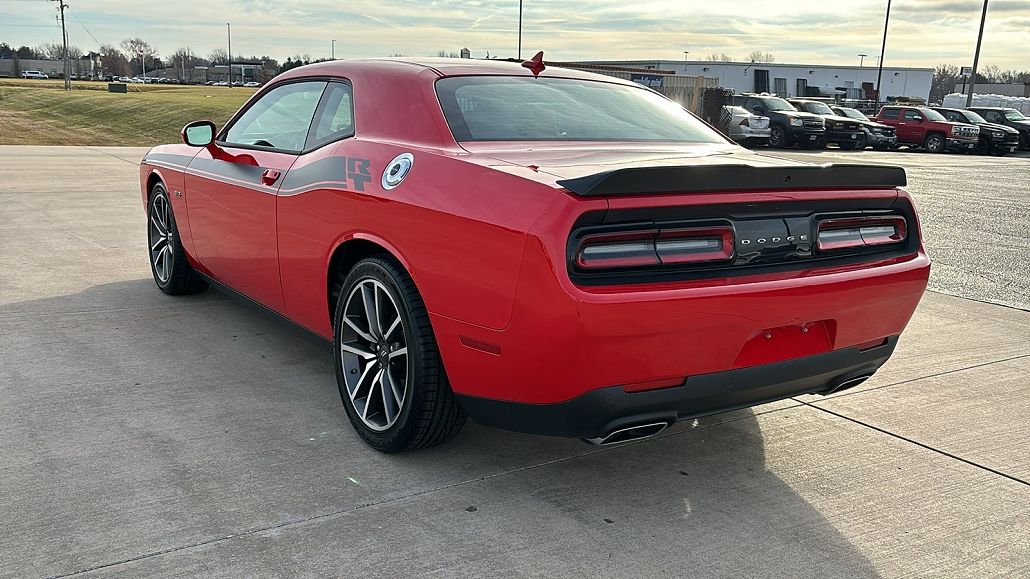 2023 Dodge Challenger R/T image 5