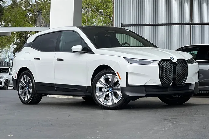 2025 BMW iX