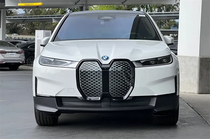 2025 BMW iX