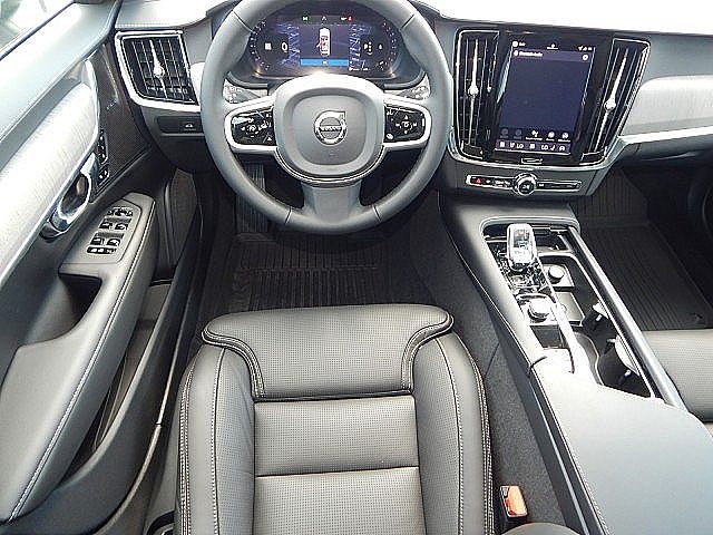 2026 Volvo V90
