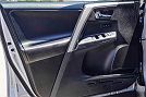 2017 Toyota RAV4 Platinum image 18