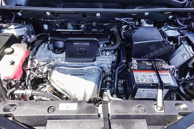 2017 Toyota RAV4 Platinum image 25