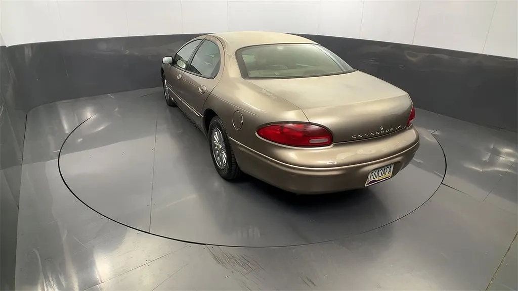 2001 Chrysler Concorde LXi image 2
