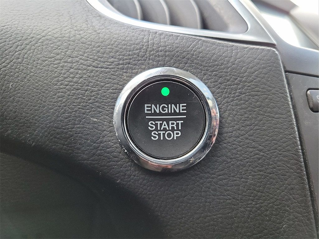 2017 Ford Edge Titanium image 14