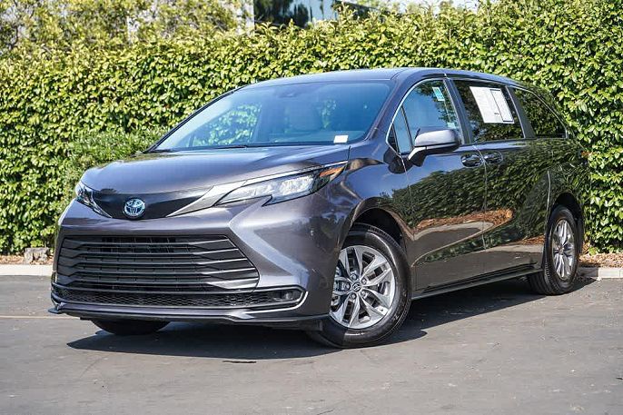 2025 Toyota Sienna