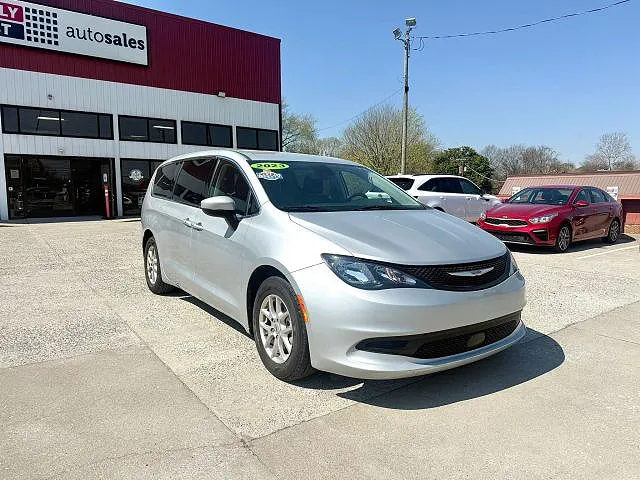2023 Chrysler Voyager