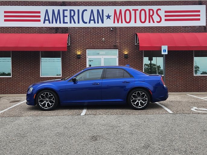 2018 Chrysler 300