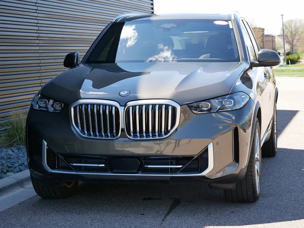 2024 BMW X5 xDrive50e image 1