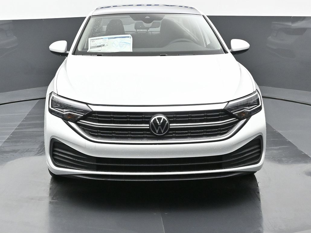 2024 Volkswagen Jetta SE image 2