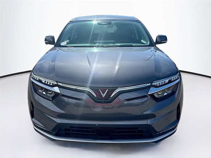 2025 VinFast VF8