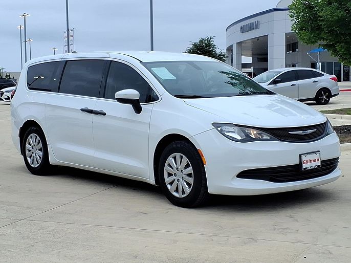 2020 Chrysler Voyager