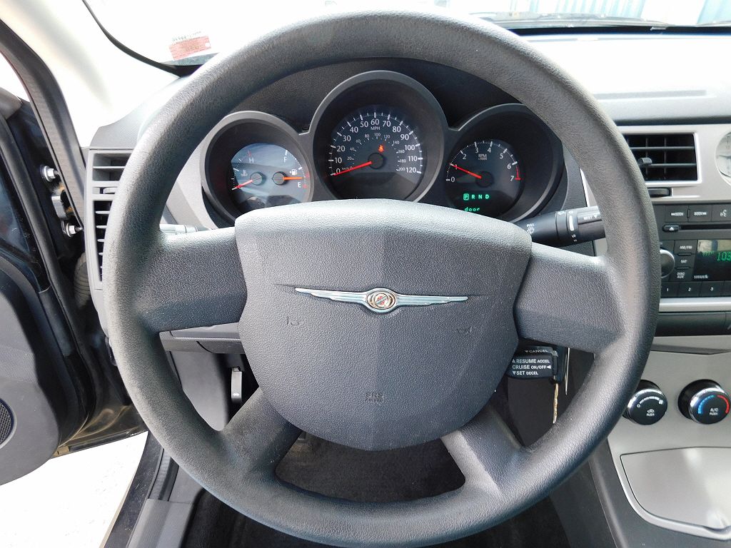 2010 Chrysler Sebring Touring image 6
