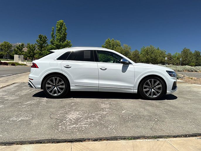 2023 Audi SQ8