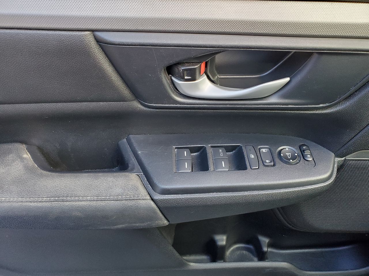 2019 Honda CR-V LX image 25