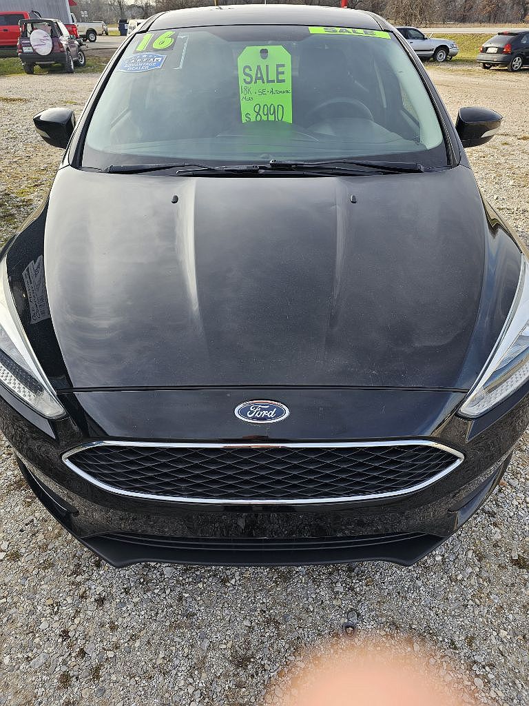 2016 Ford Focus SE image 1