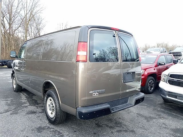 2014 Chevrolet Express 3500 image 3