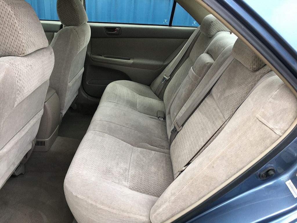 2003 Toyota Camry LE image 8