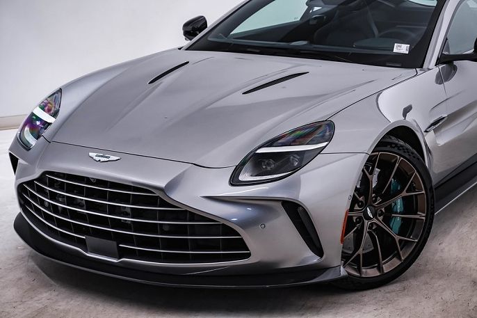 2025 Aston Martin V8 Vantage