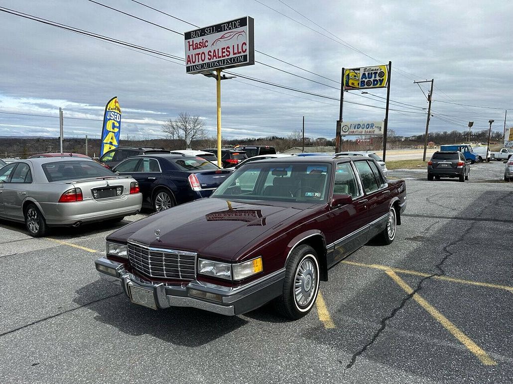 1992 Cadillac DeVille Base image 1