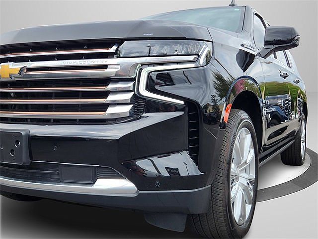 2023 Chevrolet Suburban High Country image 1
