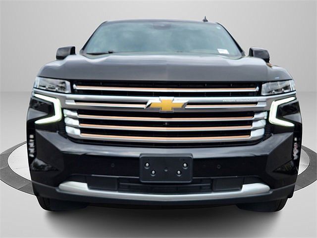 2023 Chevrolet Suburban High Country image 2