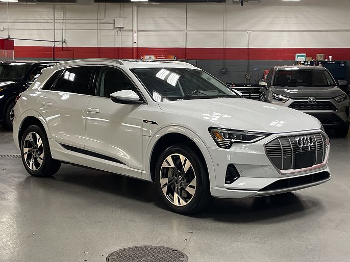 2022 Audi e-tron