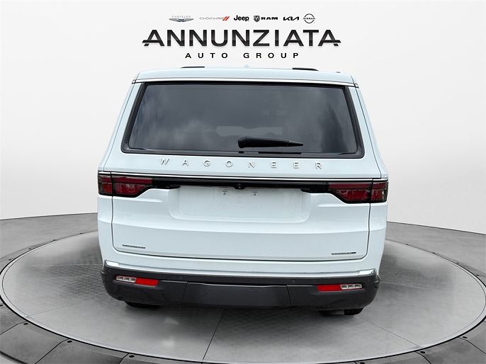 2022 Jeep Wagoneer