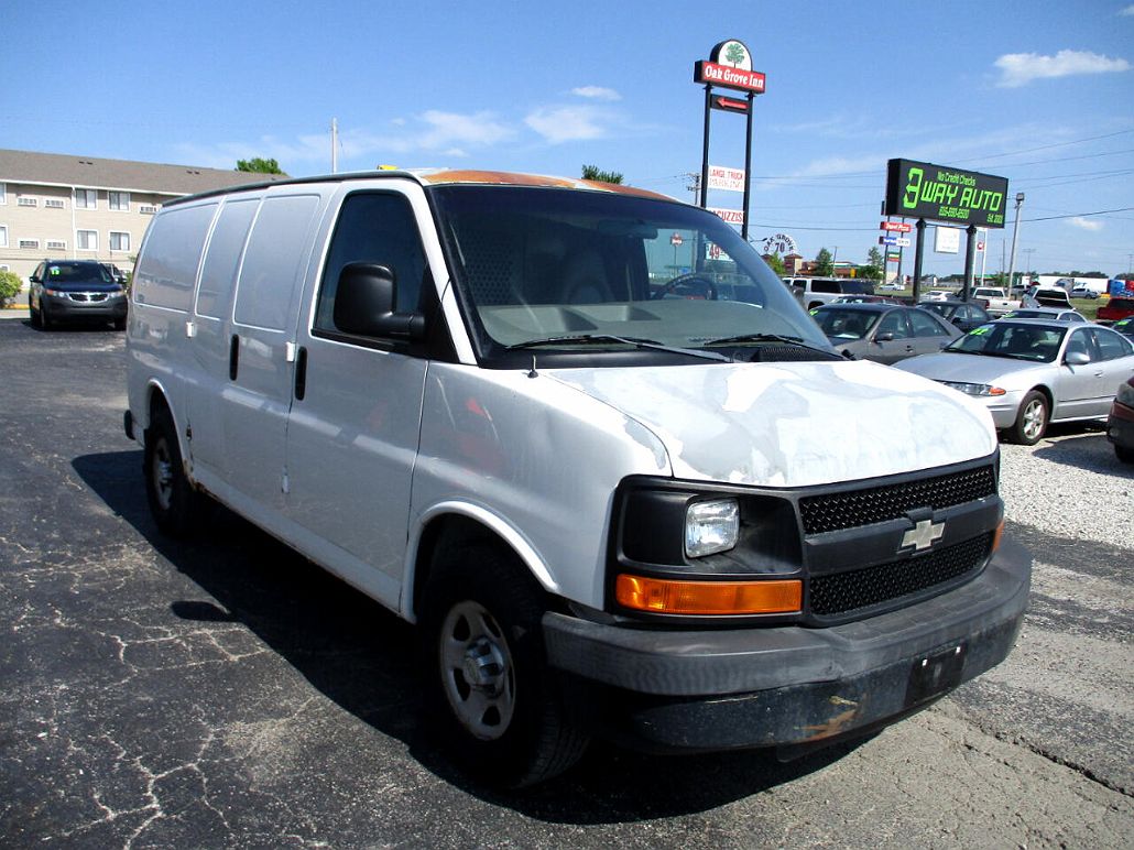 2007 Chevrolet Express 1500 image 1