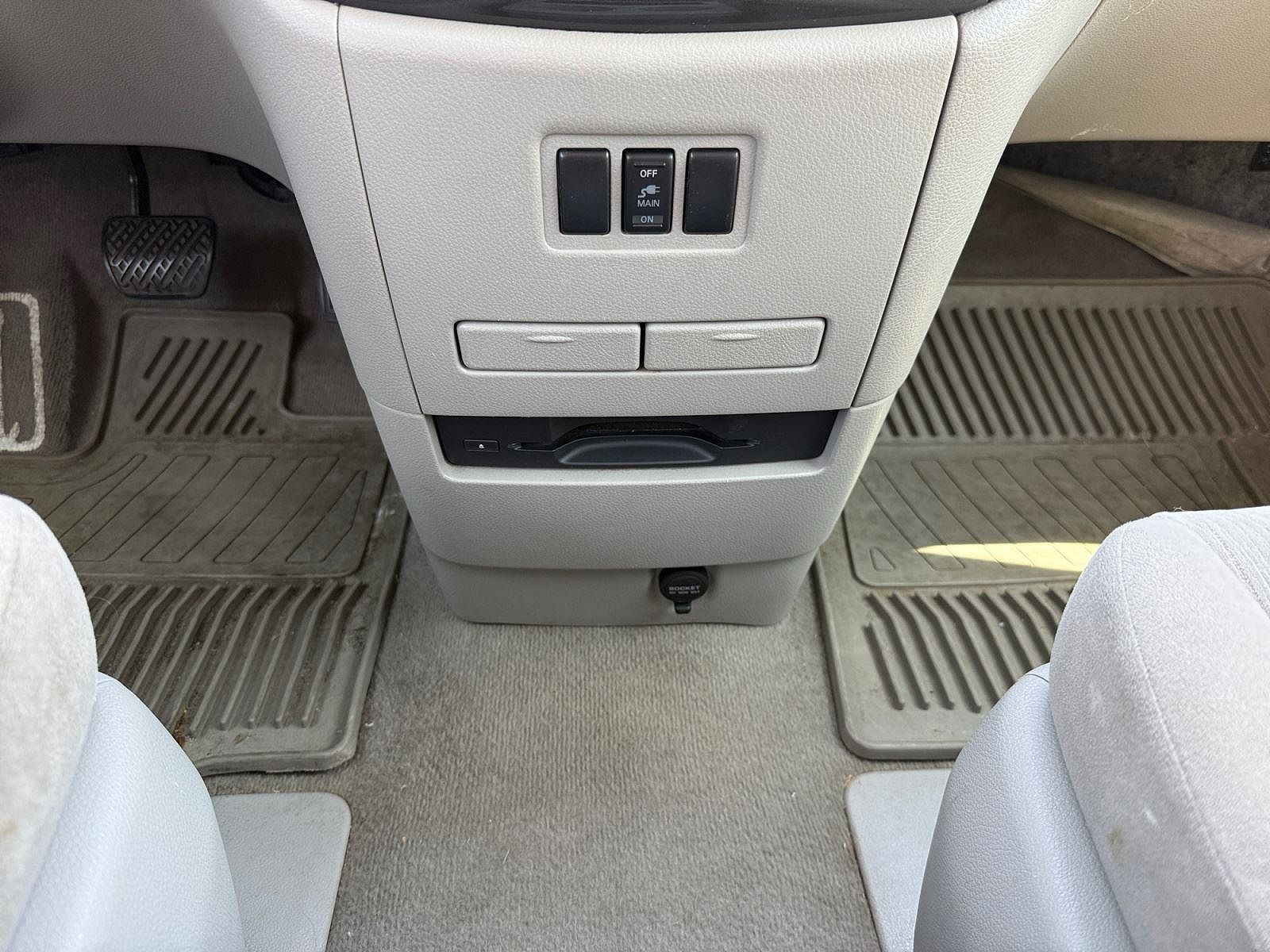 2015 Nissan Quest
