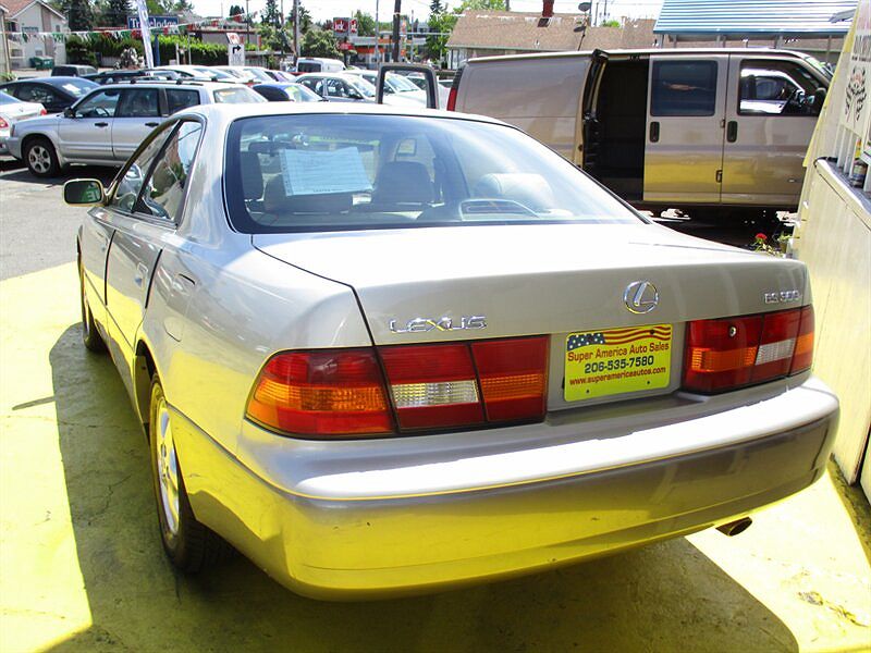 1997 Lexus ES 300 image 6