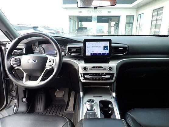 2022 Ford Explorer XLT photo 6