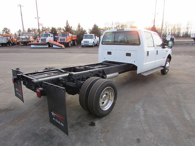 2001 Ford F-550 null image 4