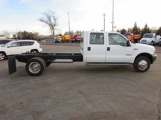 2001 Ford F-550 null image 5