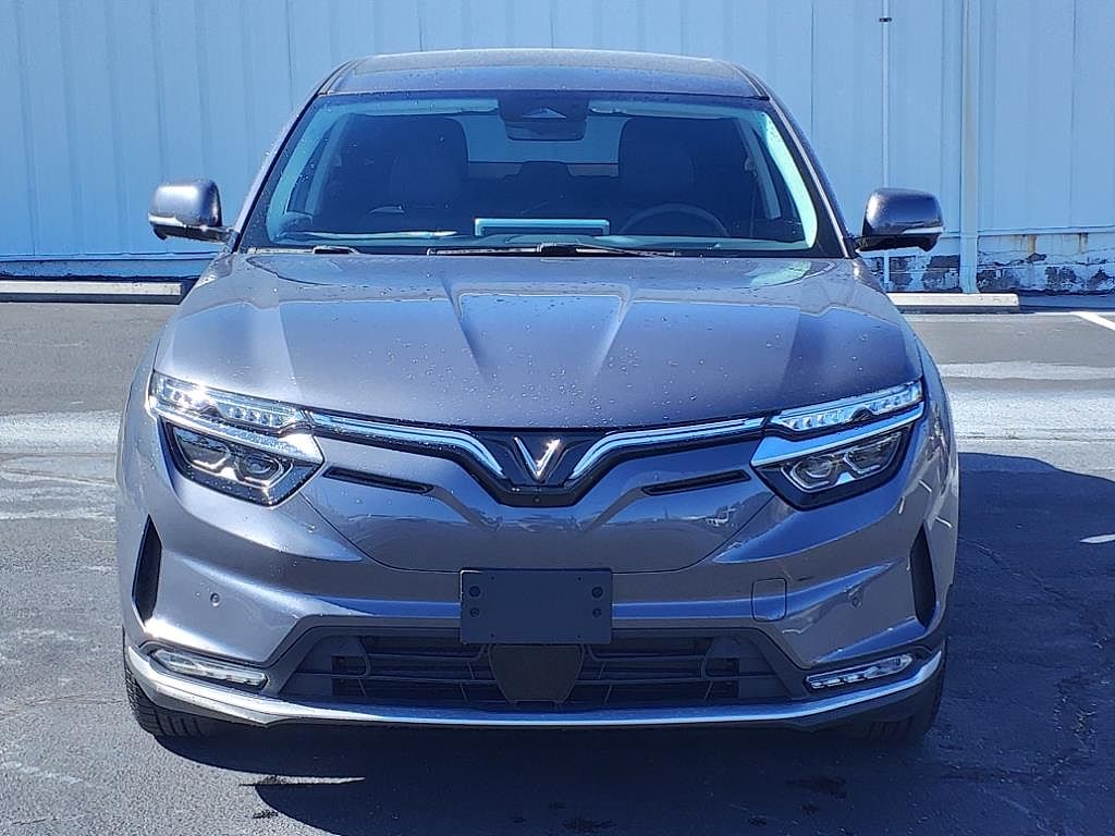 2024 VinFast VF8 RLLV1AEB9RH008881 CarStory