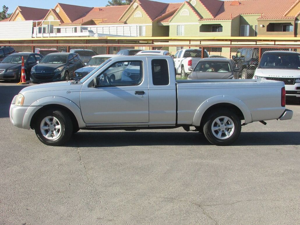 2001 Nissan Frontier XE image 3