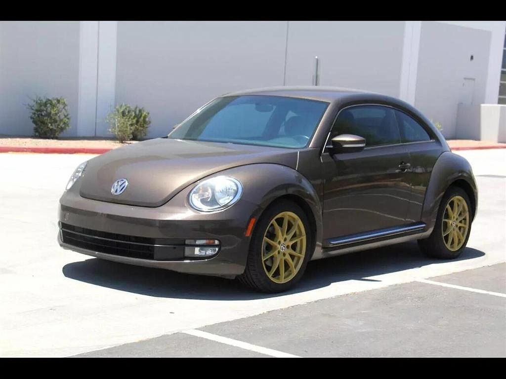 2013 Volkswagen Beetle null image 0