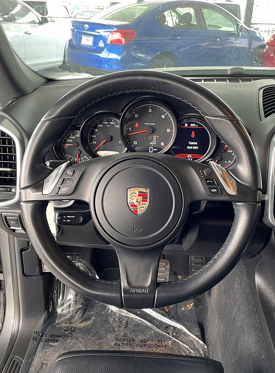 2014 Porsche Cayenne null image 19